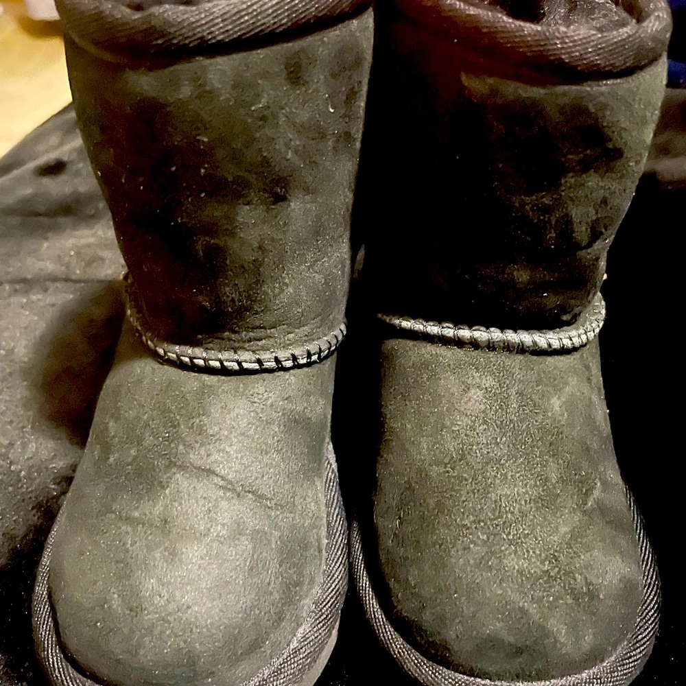 Kid UGG’s